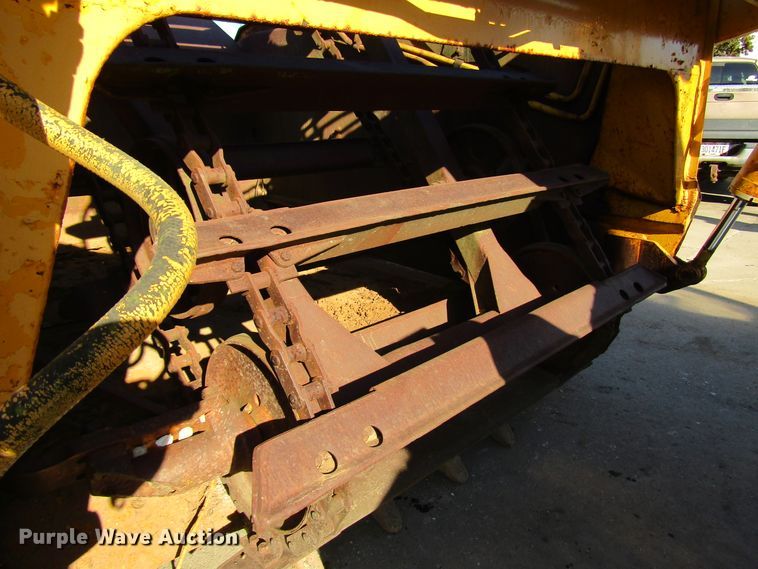image for item DH8347 1970 Caterpillar 613 elevating scraper