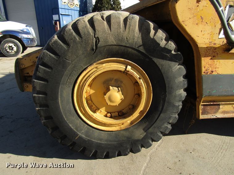 image for item DH8347 1970 Caterpillar 613 elevating scraper