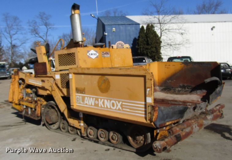 image for item DH8348 Blaw Knox PF4410 paver
