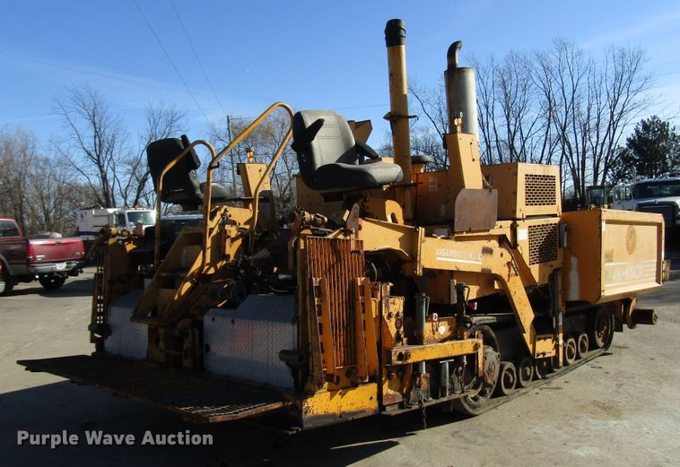 image for item DH8348 Blaw Knox PF4410 paver