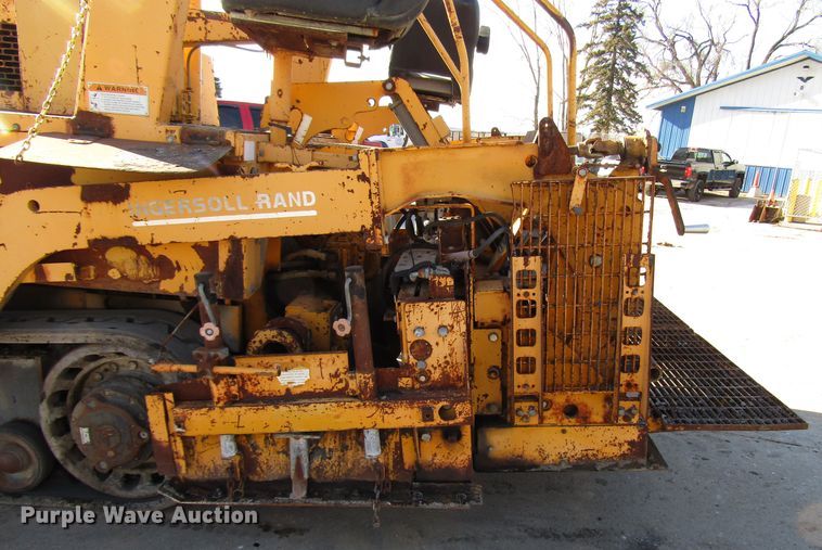 image for item DH8348 Blaw Knox PF4410 paver