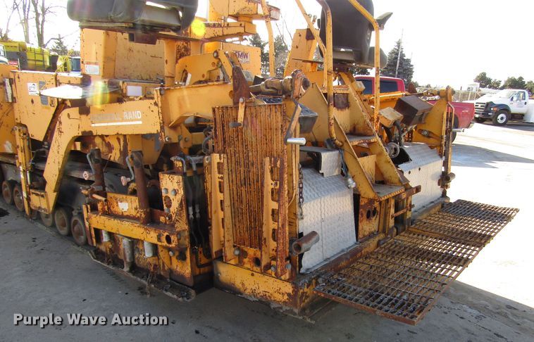 image for item DH8348 Blaw Knox PF4410 paver