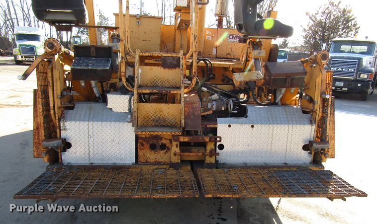 image for item DH8348 Blaw Knox PF4410 paver