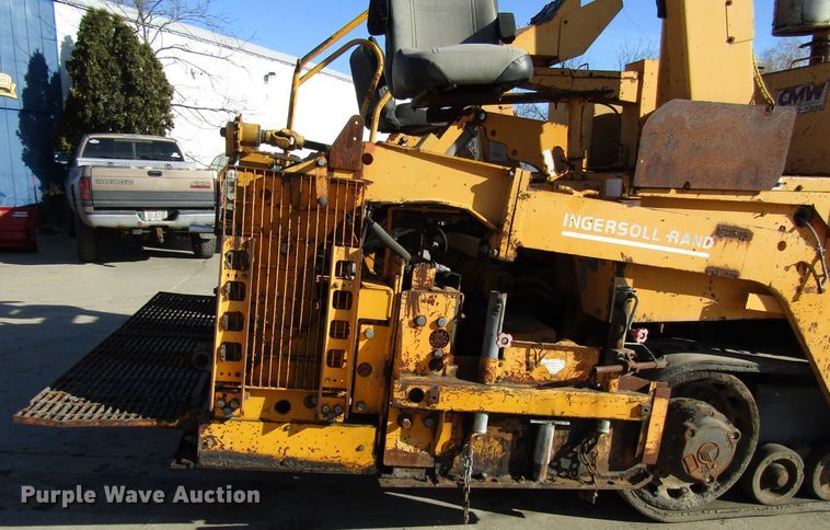 image for item DH8348 Blaw Knox PF4410 paver