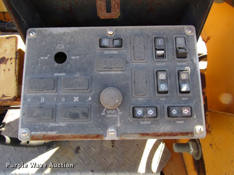 image for item DH8348 Blaw Knox PF4410 paver