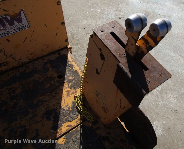 image for item DH8348 Blaw Knox PF4410 paver