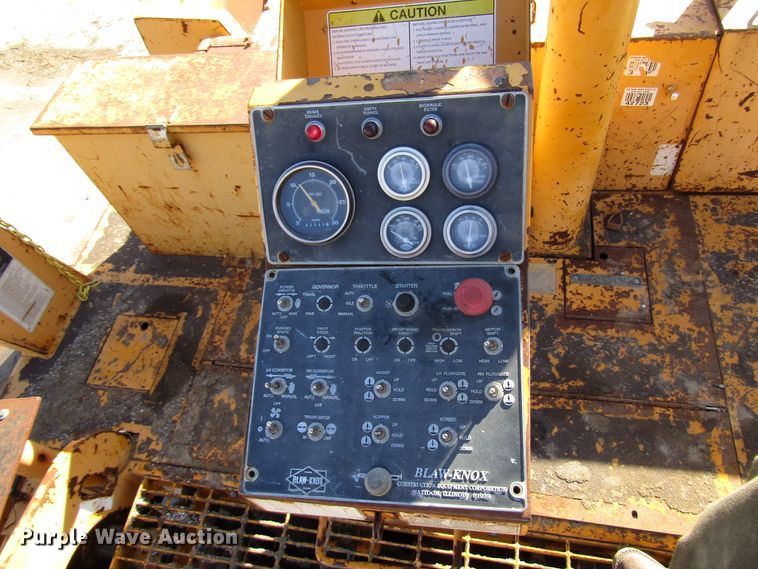 image for item DH8348 Blaw Knox PF4410 paver