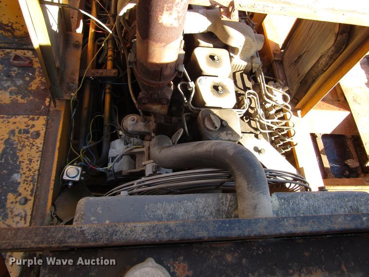 image for item DH8348 Blaw Knox PF4410 paver