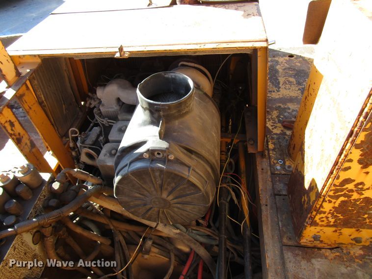 image for item DH8348 Blaw Knox PF4410 paver