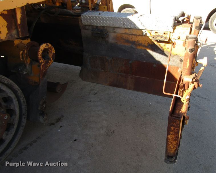 image for item DH8348 Blaw Knox PF4410 paver