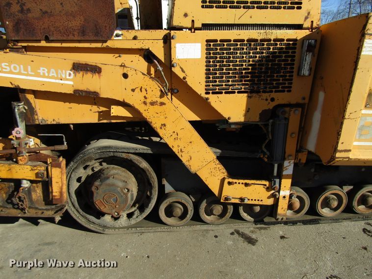 image for item DH8348 Blaw Knox PF4410 paver