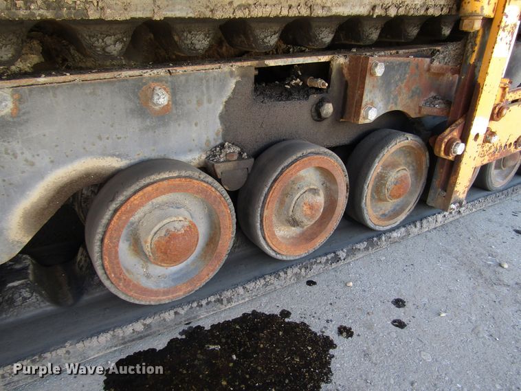 image for item DH8348 Blaw Knox PF4410 paver