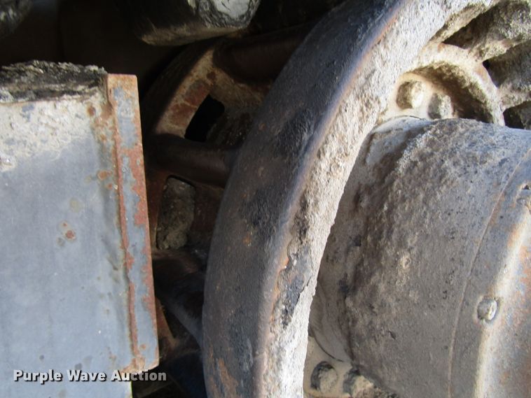 image for item DH8348 Blaw Knox PF4410 paver