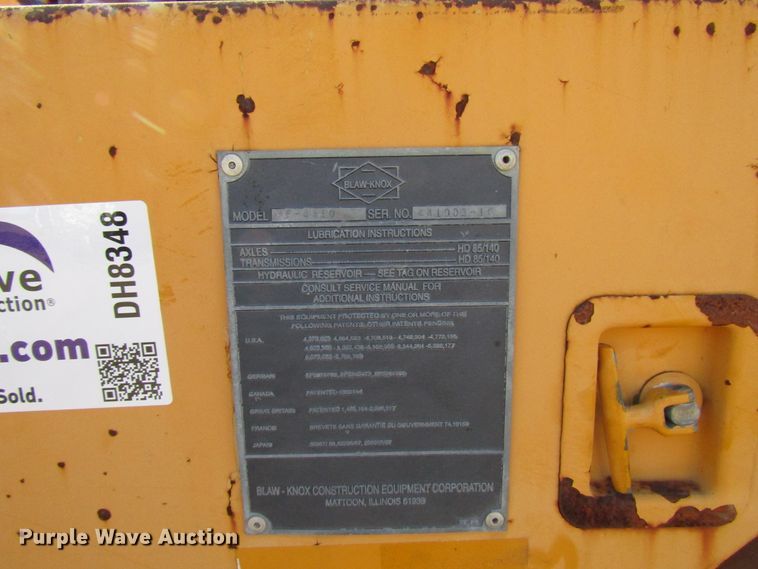 image for item DH8348 Blaw Knox PF4410 paver