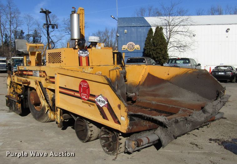 image for item DH8349 Blaw Knox PF3180 paver