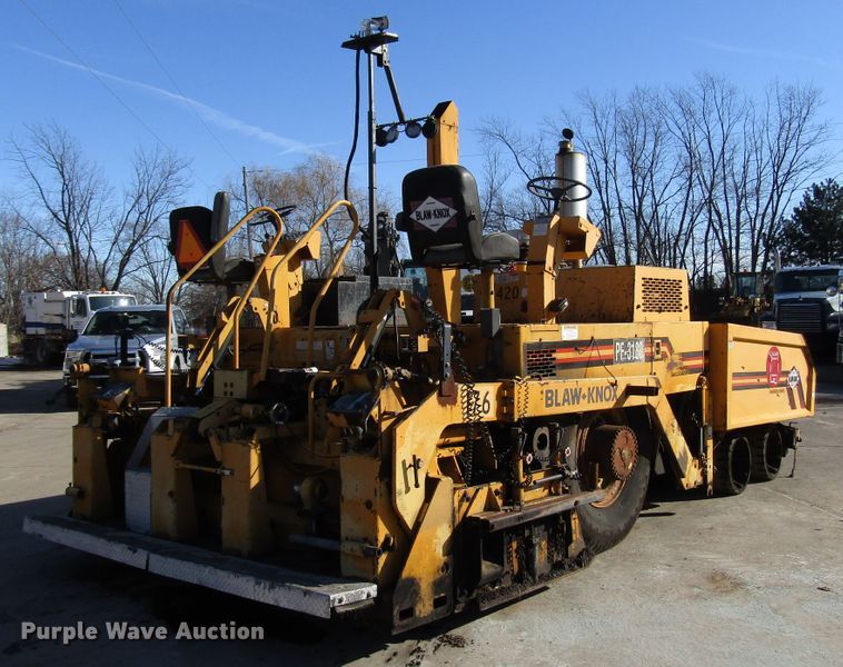 image for item DH8349 Blaw Knox PF3180 paver