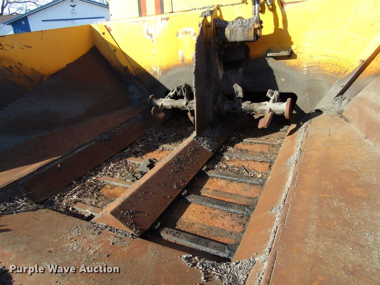 image for item DH8349 Blaw Knox PF3180 paver