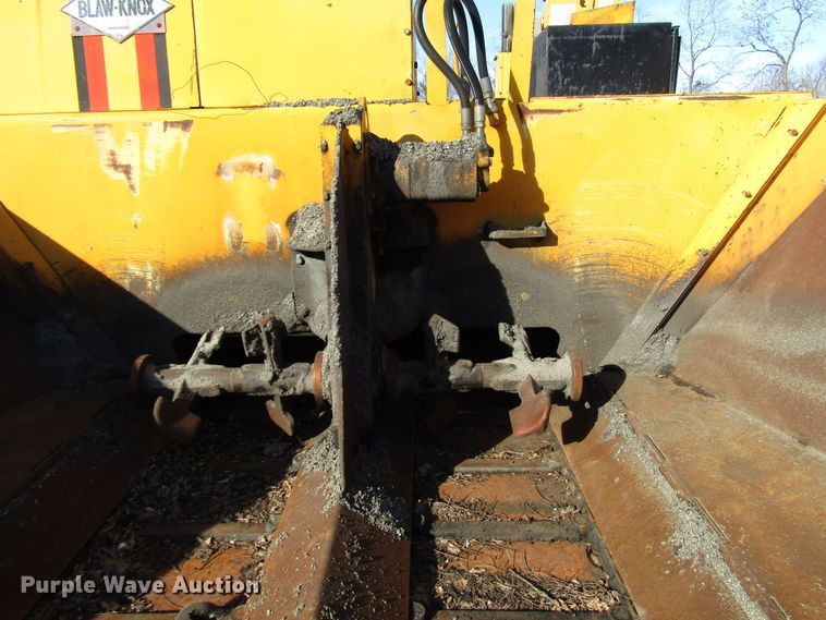 image for item DH8349 Blaw Knox PF3180 paver