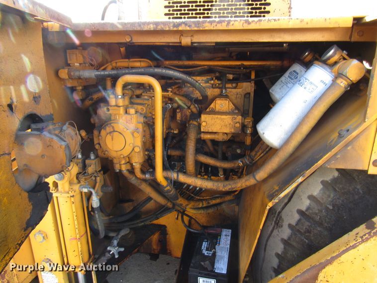 image for item DH8349 Blaw Knox PF3180 paver