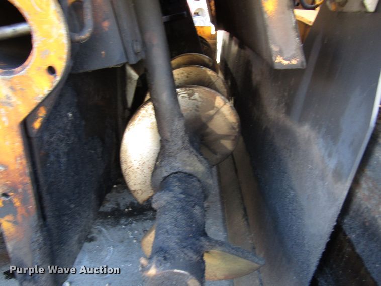 image for item DH8349 Blaw Knox PF3180 paver