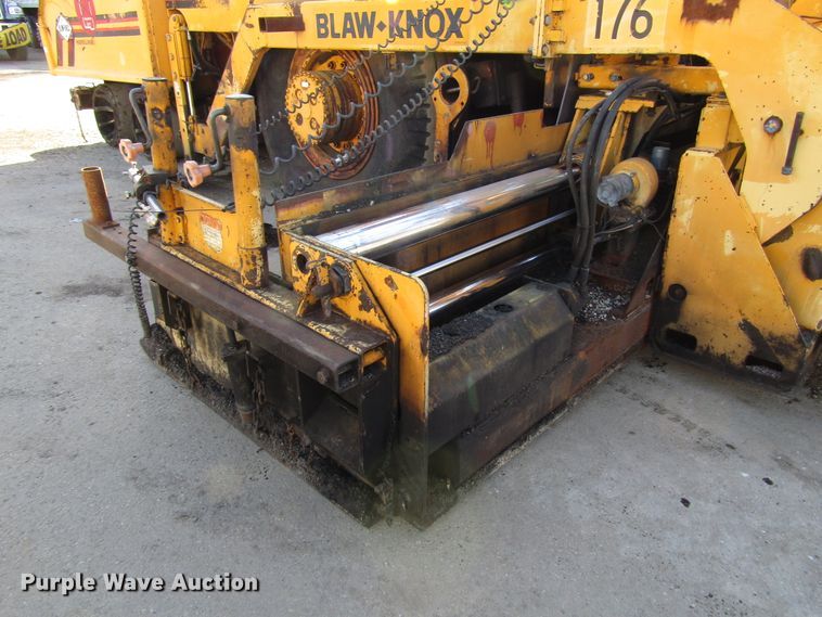 image for item DH8349 Blaw Knox PF3180 paver