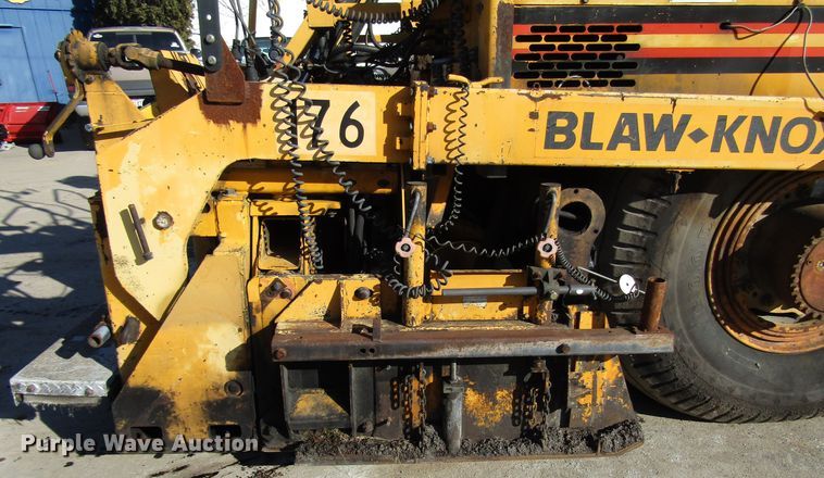 image for item DH8349 Blaw Knox PF3180 paver
