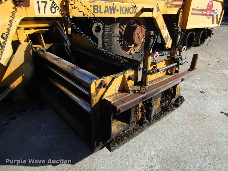 image for item DH8349 Blaw Knox PF3180 paver