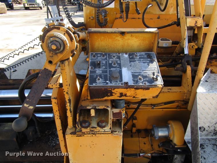 image for item DH8349 Blaw Knox PF3180 paver