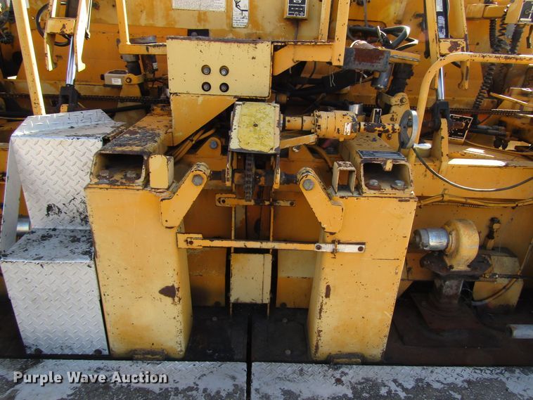 image for item DH8349 Blaw Knox PF3180 paver