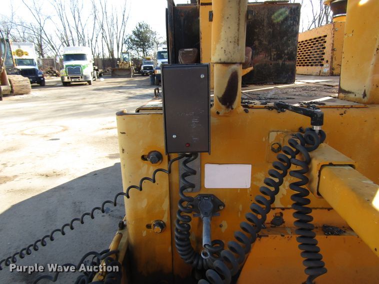 image for item DH8349 Blaw Knox PF3180 paver