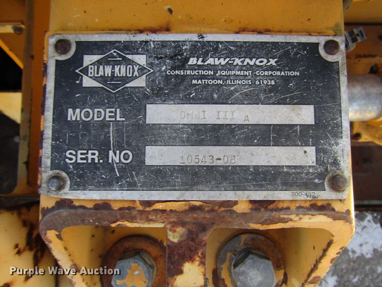 image for item DH8349 Blaw Knox PF3180 paver