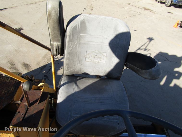 image for item DH8349 Blaw Knox PF3180 paver