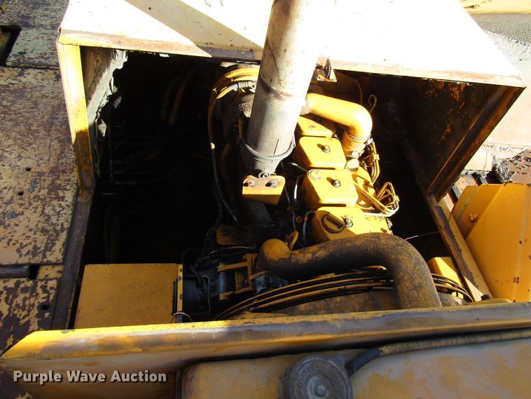 image for item DH8349 Blaw Knox PF3180 paver