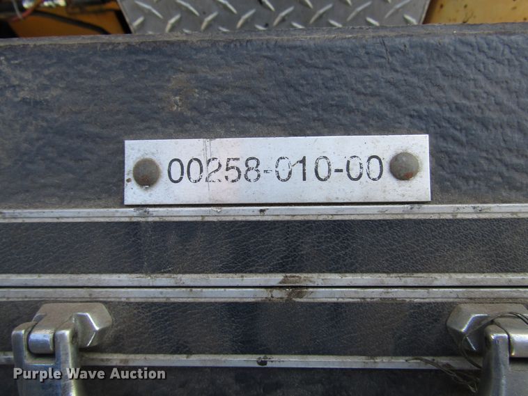 image for item DH8349 Blaw Knox PF3180 paver