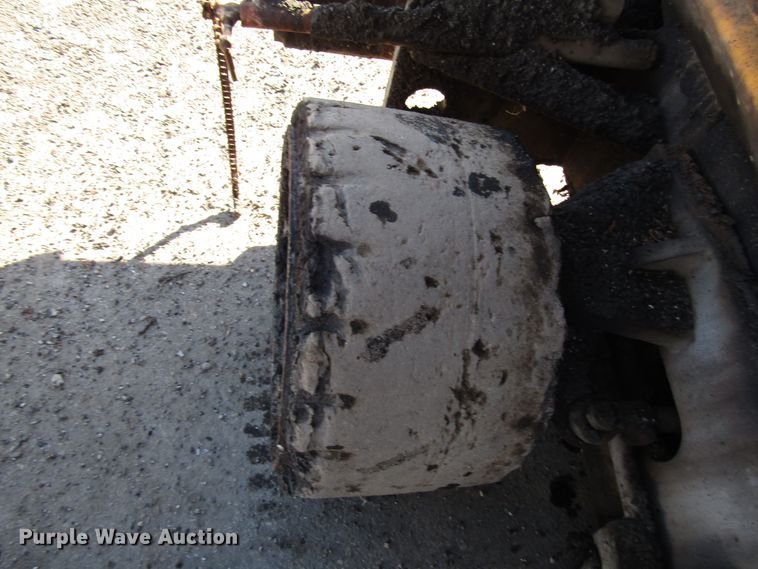 image for item DH8349 Blaw Knox PF3180 paver