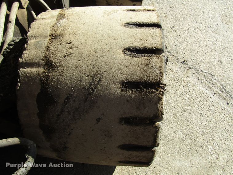 image for item DH8349 Blaw Knox PF3180 paver