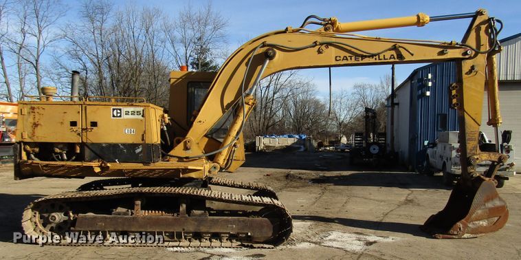 image for item DH8350 1985 Caterpillar 225 excavator