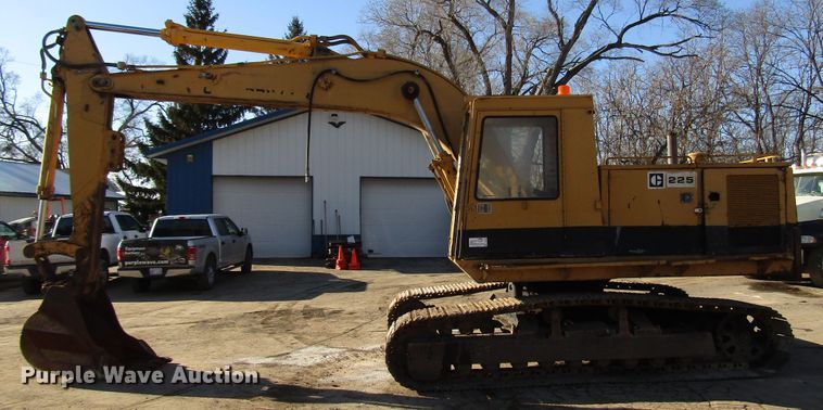 image for item DH8350 1985 Caterpillar 225 excavator