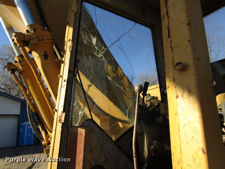image for item DH8350 1985 Caterpillar 225 excavator