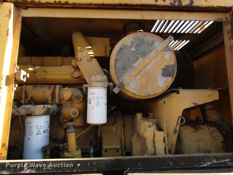 image for item DH8350 1985 Caterpillar 225 excavator