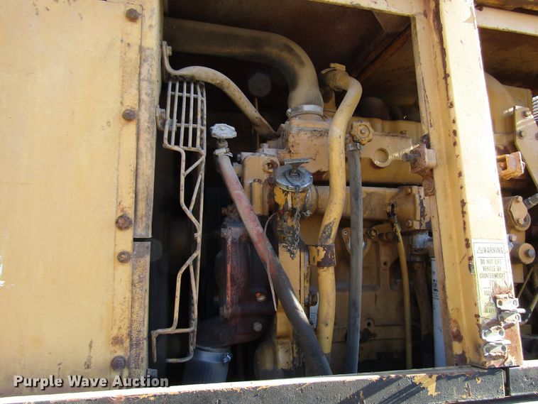image for item DH8350 1985 Caterpillar 225 excavator