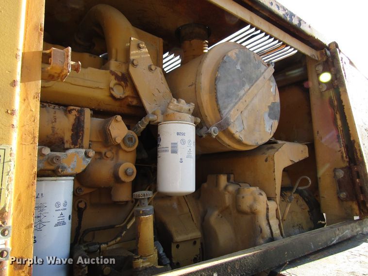 image for item DH8350 1985 Caterpillar 225 excavator