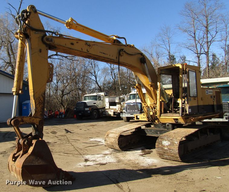 image for item DH8350 1985 Caterpillar 225 excavator