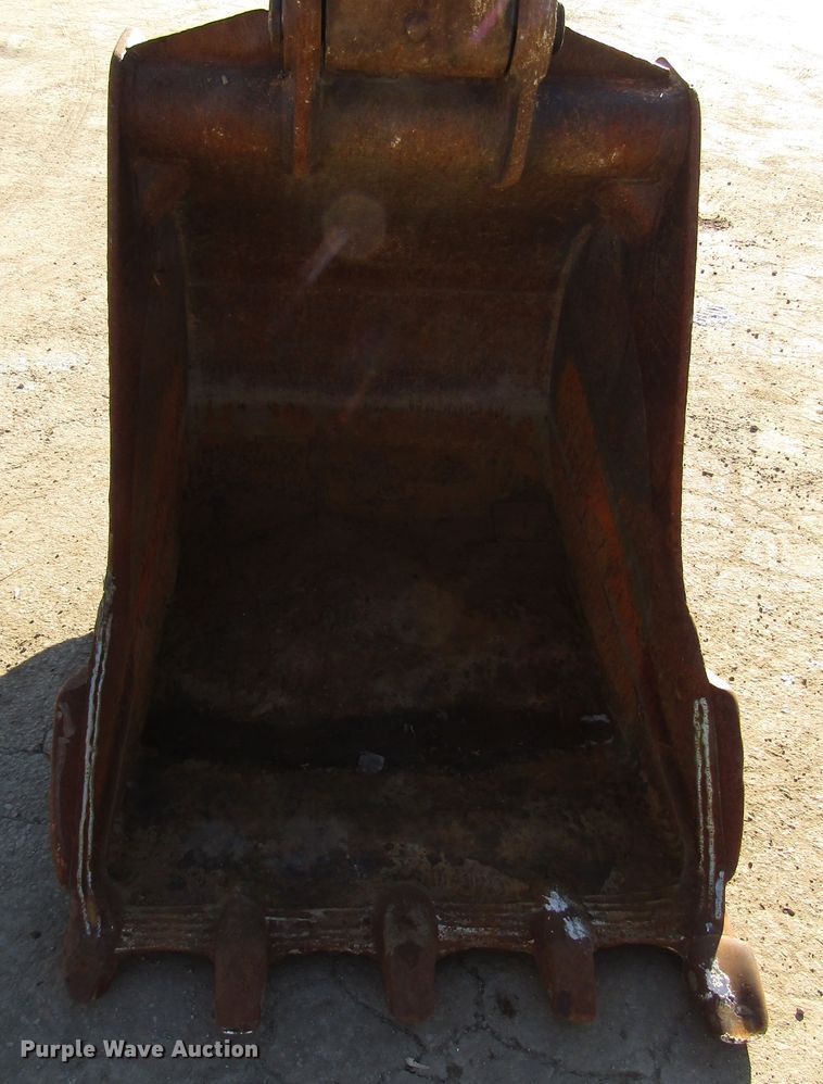 image for item DH8350 1985 Caterpillar 225 excavator