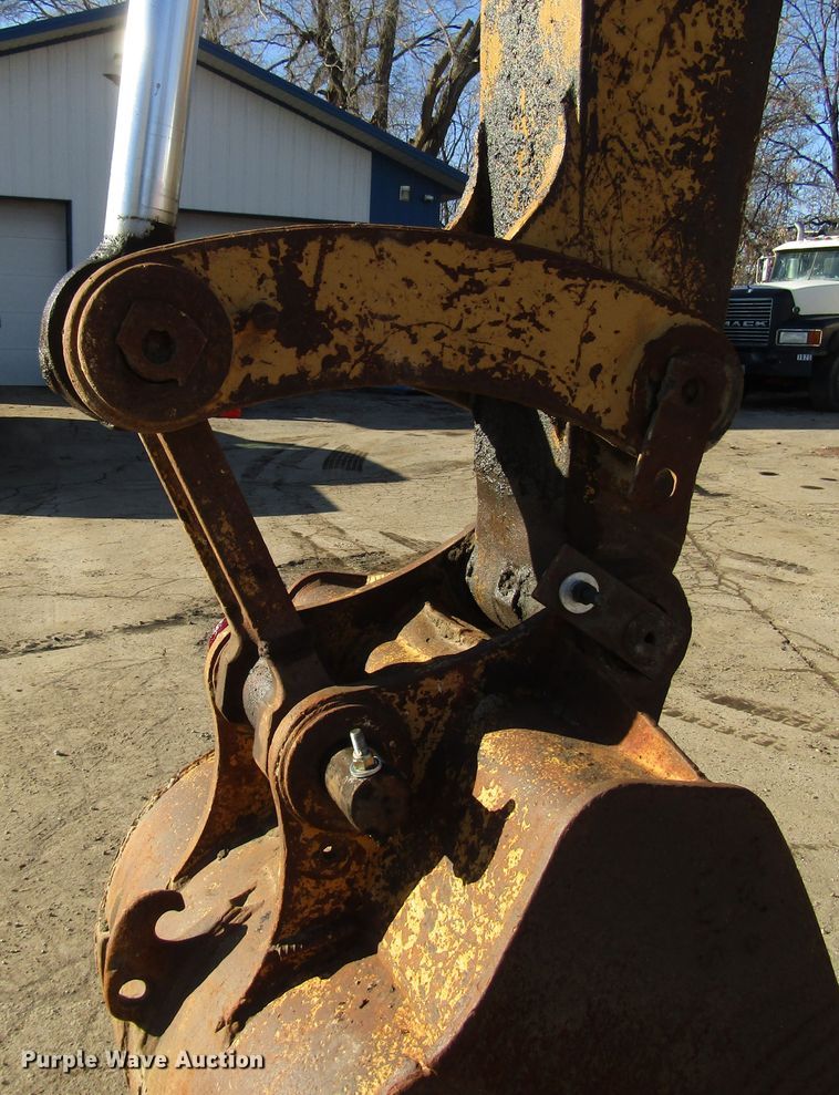 image for item DH8350 1985 Caterpillar 225 excavator