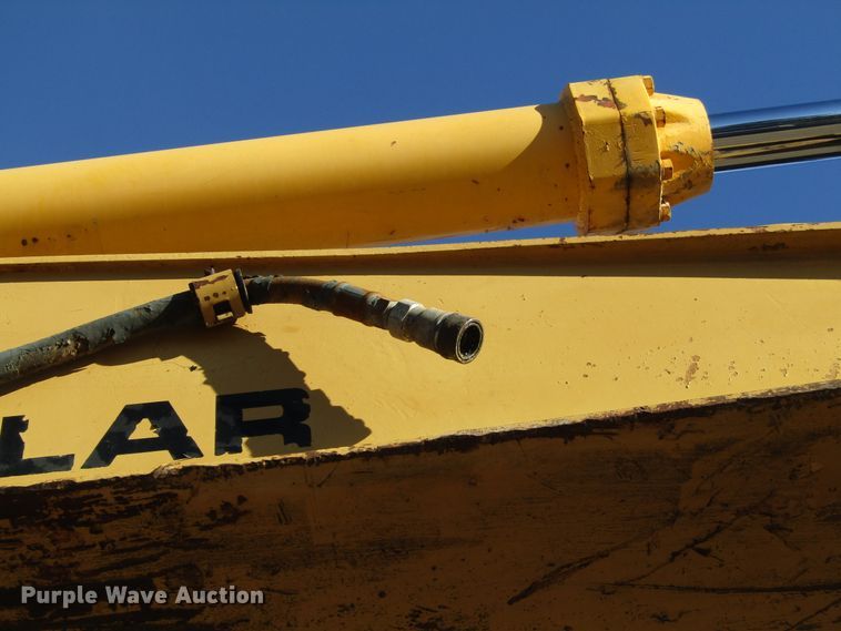 image for item DH8350 1985 Caterpillar 225 excavator