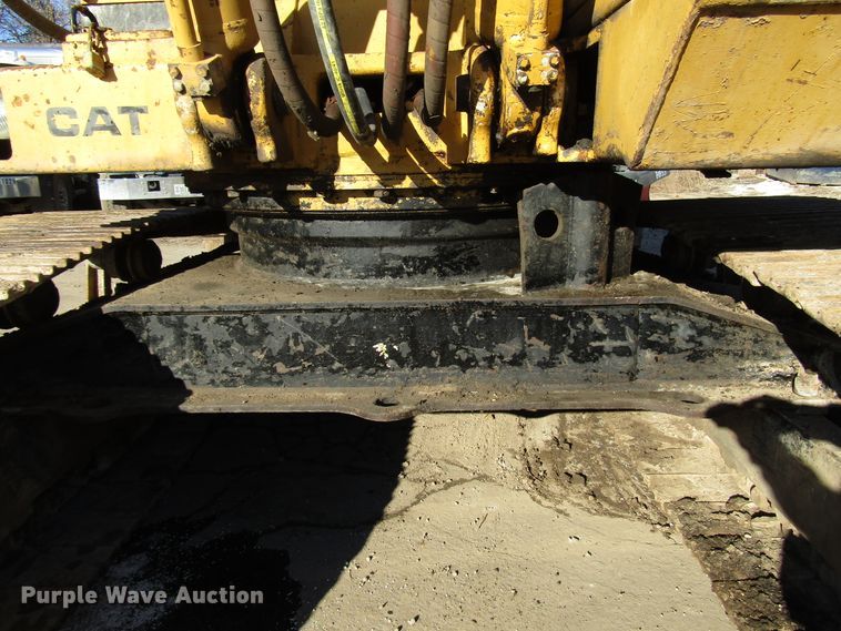 image for item DH8350 1985 Caterpillar 225 excavator