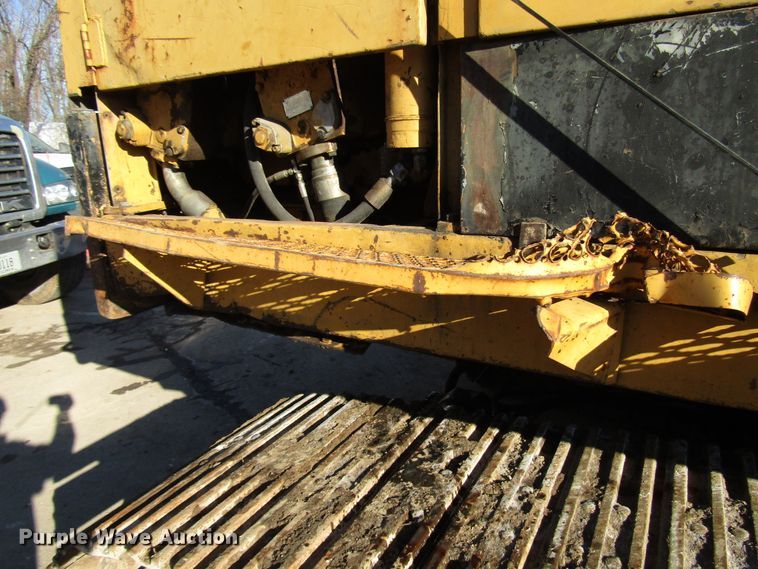 image for item DH8350 1985 Caterpillar 225 excavator