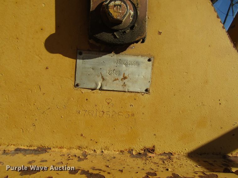 image for item DH8350 1985 Caterpillar 225 excavator