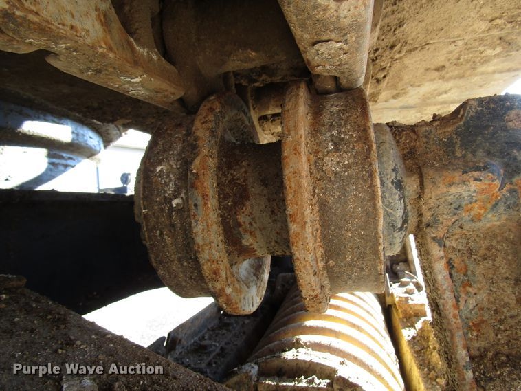 image for item DH8350 1985 Caterpillar 225 excavator